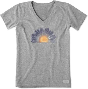 Life is Good Women's Crusher Tee, Short Sleeve Cotton Graphic T-Shirts, Watercolor Daisy Birds
